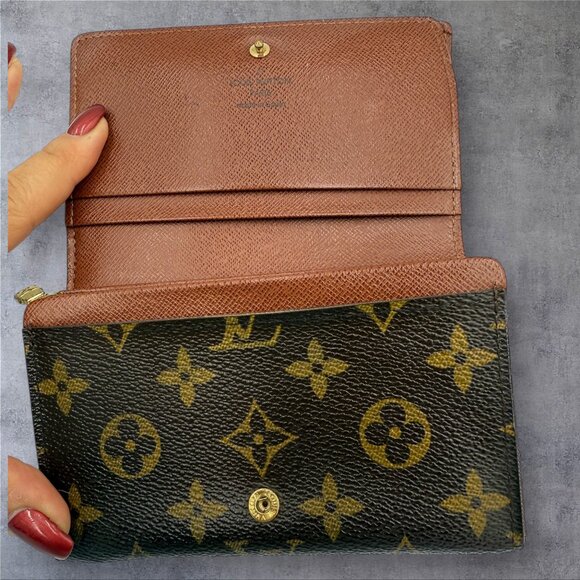 Louis Vuitton Monogram Tresor Wallet - Picture 6 of 9